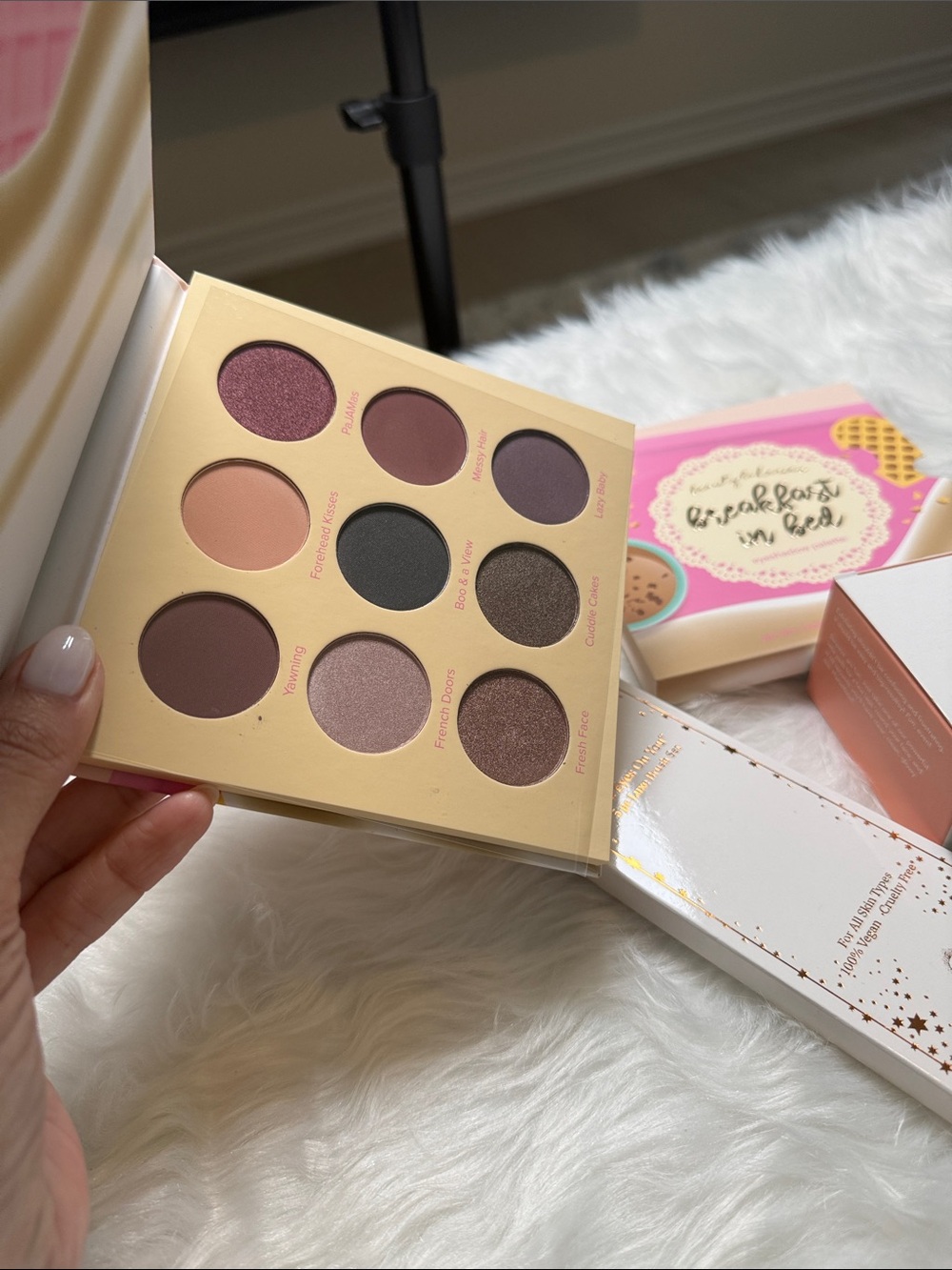 Eyeshadow Palette - skincare brushes bundle
